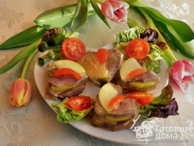 Рецепт заливных языков с яблоком