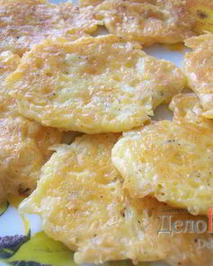 Жареный сыр с яйцом